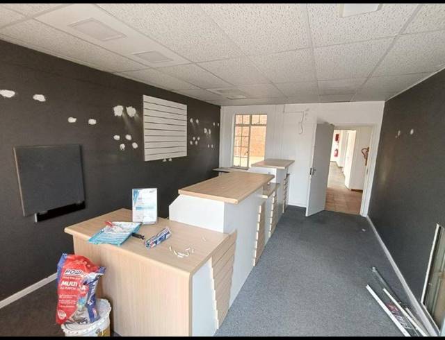 INDUSTRIAL PROPERTY TO RENT IN HALFWAY HOUSE